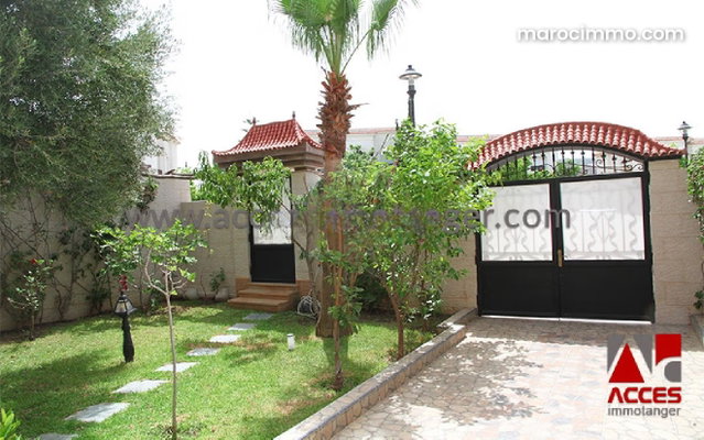 Villa spacieuse et luxueuse à vendre avec jardin — 2