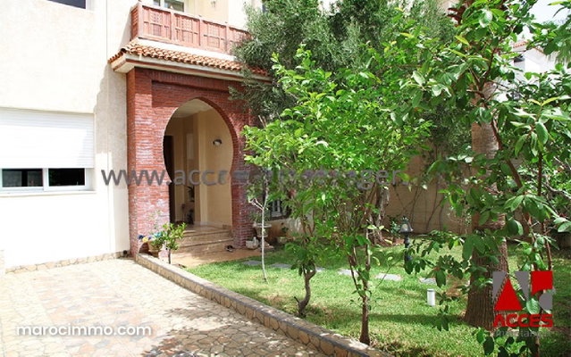 Villa spacieuse et luxueuse à vendre avec jardin — 4