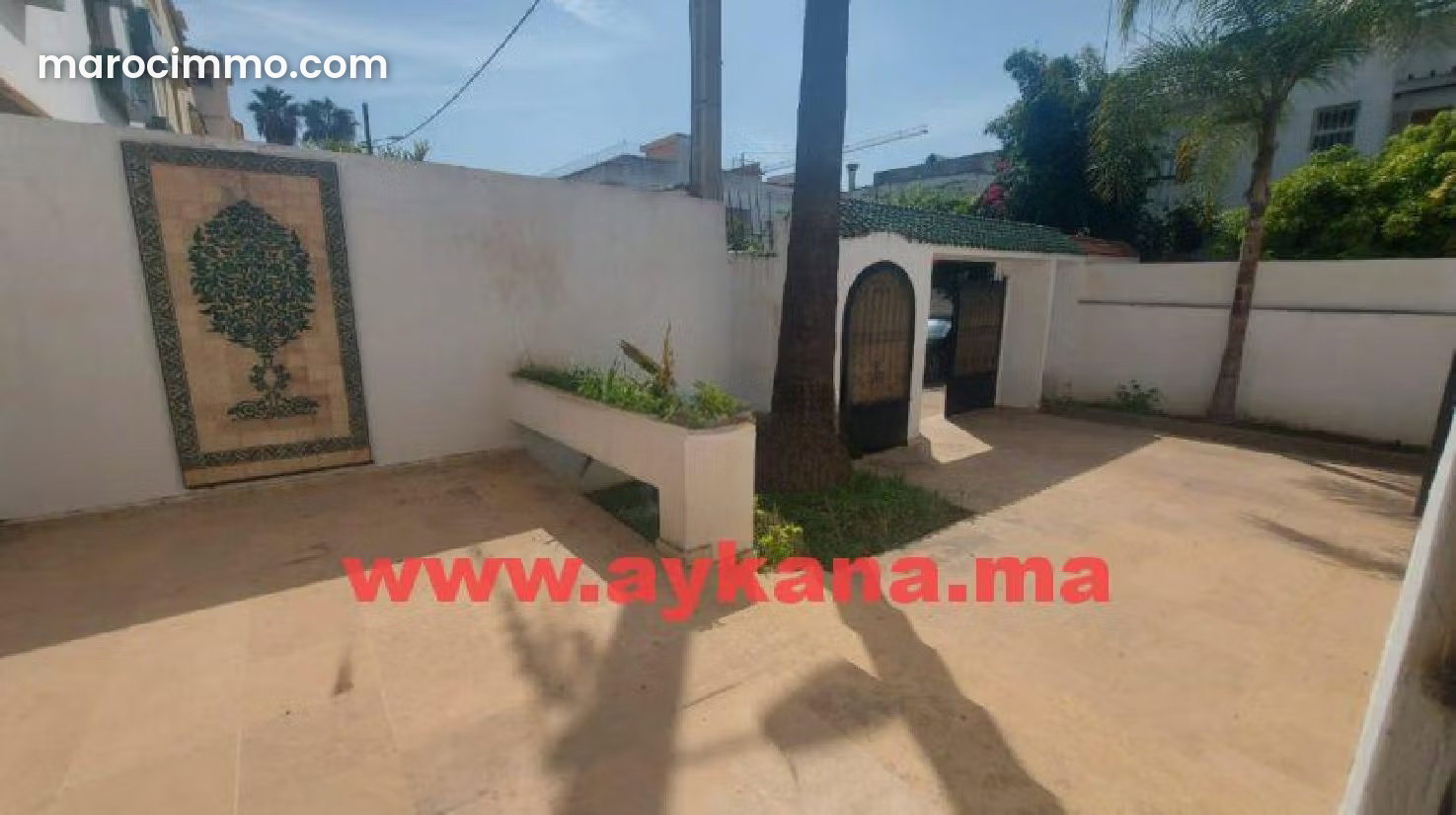 360 m² Villa, 6 Bedrooms, Garden and Terrace, El Youssoufia, Rabat — Rabat