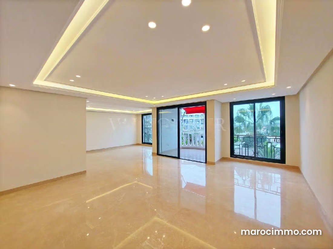 180 sqm Apartment with Terrace, Aïn Diab, Casablanca — Casablanca