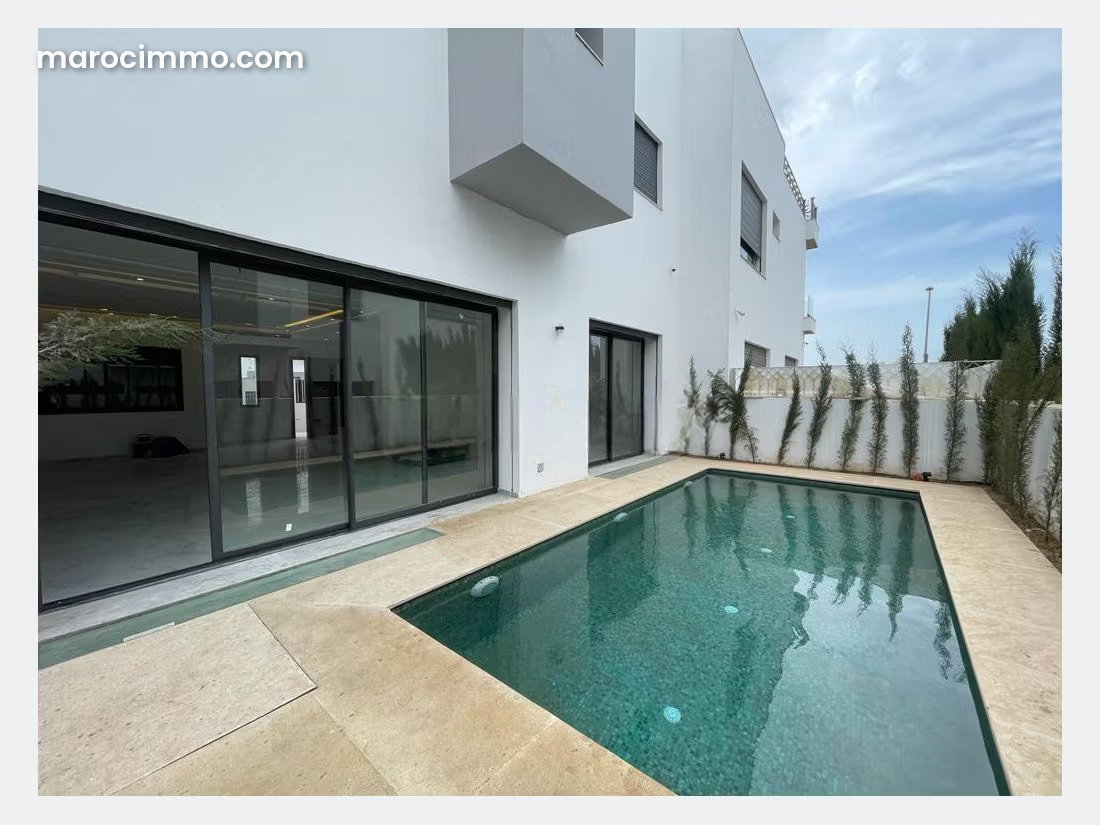 360 m² Villa with Pool, Casablanca Finance City, Casablanca — Casablanca