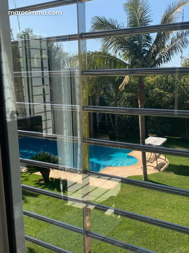 Luxury Villa for Sale in Souissi. Total Surface Area 2000 m². Calm Environment with Mountain View, Central Heating — 3