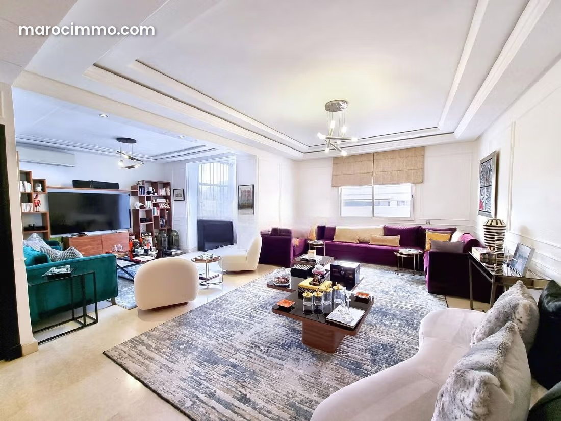 Furnished apartment in Racine, Casablanca, south-facing, for rent — Casablanca