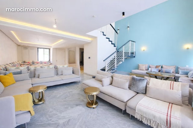 Location Très Beau Duplex 229m2 avec Jardin Privé à Bouskoura — 2