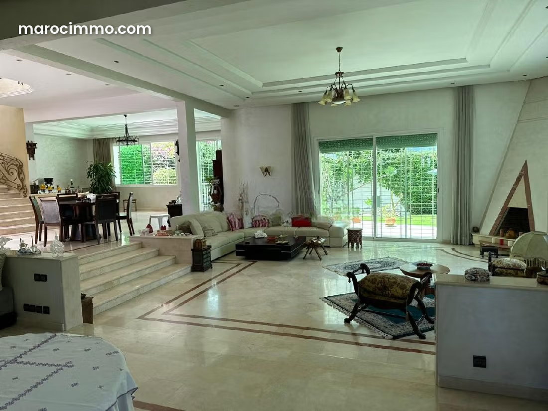 750 sqm Villa with Pool and Garden, Mandarona, Casablanca — Casablanca