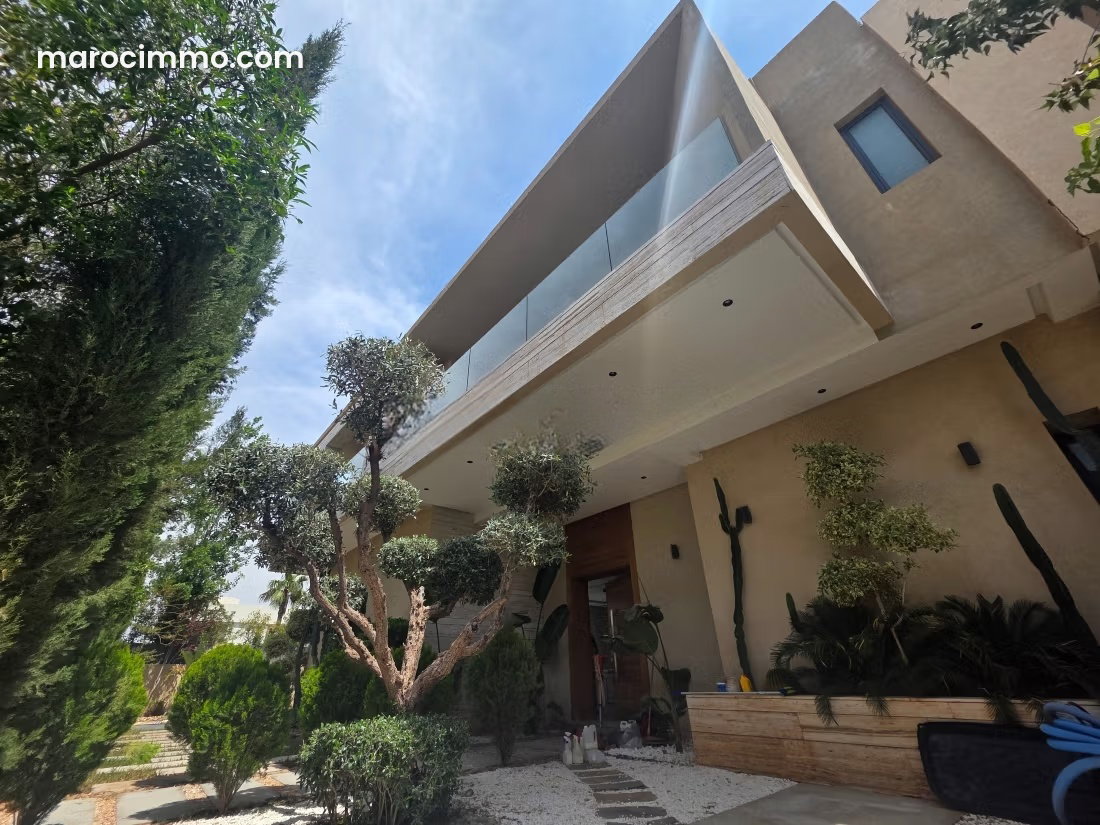 Villa 320 m², piscine et vue montagne, Route de Tahanaoute — Marrakech