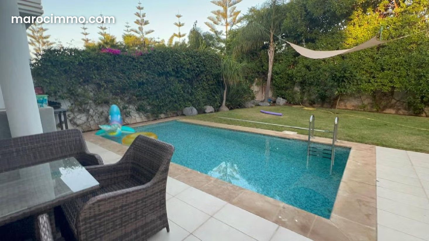 274 m² Villa with Swimming Pool in Central Bouskoura, High-End — Bouskoura