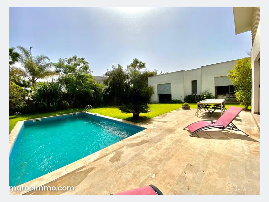 Villa 5 pièces à vendre à Bouskoura centre — Bouskoura