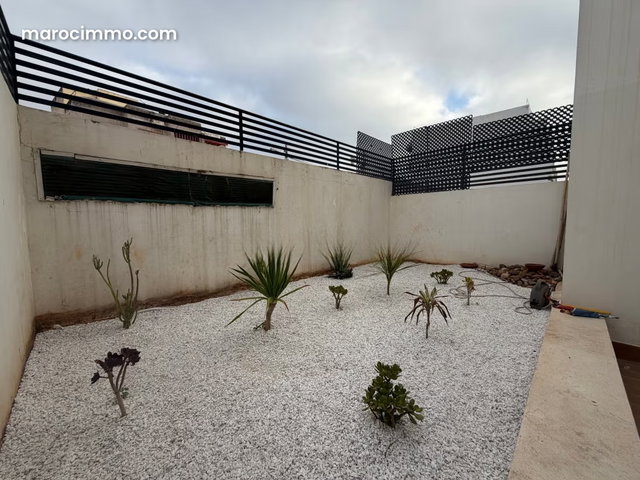 For Sale Large Studio with Terrace in Palmier Quarter — 2