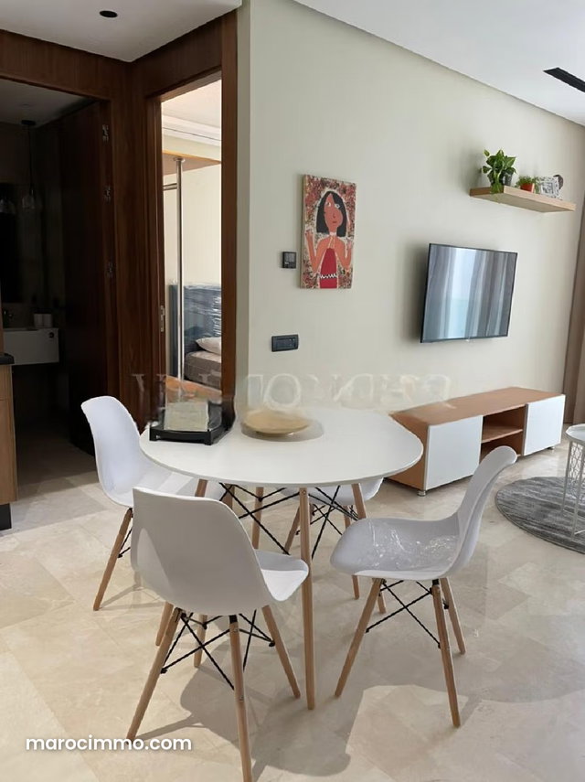 Location studio meublé haut standing avec terrasse Californie, Casablanca — 4