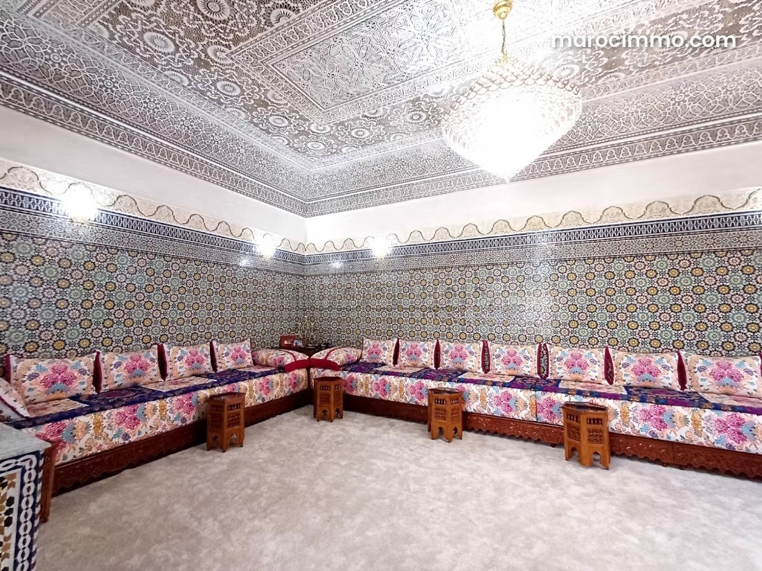 1,010 m² Villa to Renovate, Polo, Casablanca, Excellent Potential — Casablanca