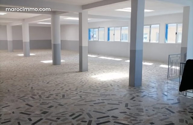 Local commercial a louer situation gzenaya surface 1150 m² — 5