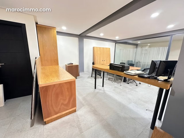 Bureaux à la location à Gauthier. Surface totale 60 m² — 3