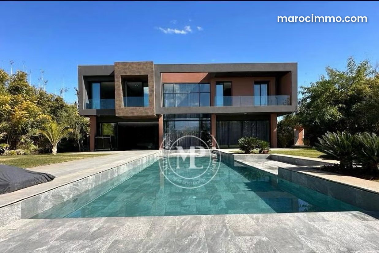 Villa 2500 m² avec piscine à vendre, Agdal, Marrakech — Marrakech