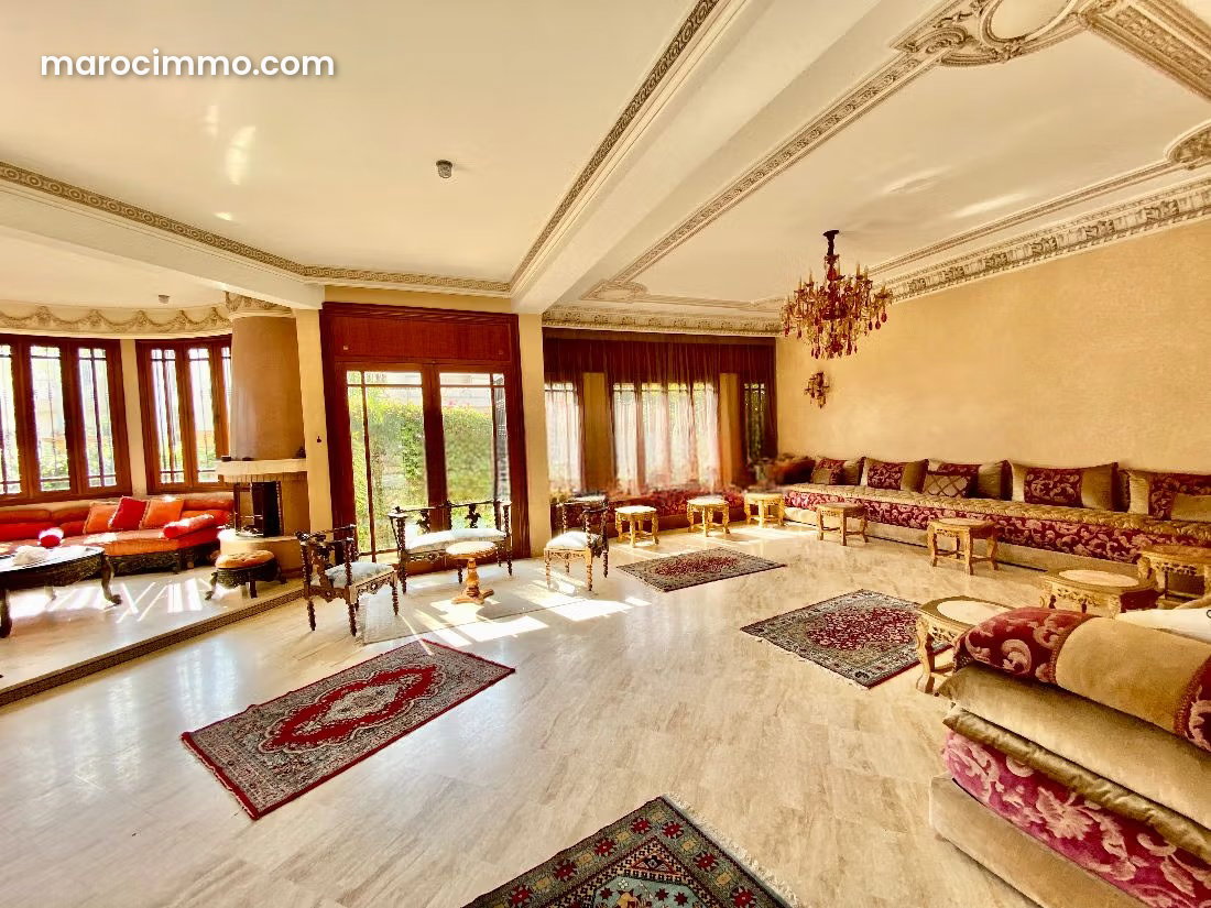 Villa 422 m², 6 chambres, jardin et terrasse, Sidi Maarouf — Casablanca