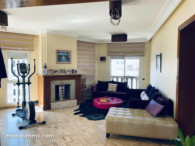 Appartement à Vendre de 990.0 m² à Rabat, Haut Agdal — 3