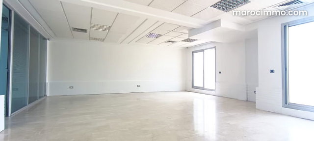 Offices for Rent in Maârif. 120 m² Surface. Elevator and Garage — 2