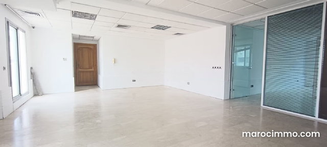 Offices for Rent in Maârif. 120 m² Surface. Elevator and Garage — 5