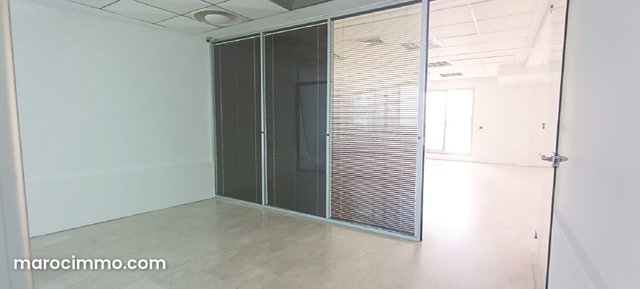 Offices for Rent in Maârif. 120 m² Surface. Elevator and Garage — 3