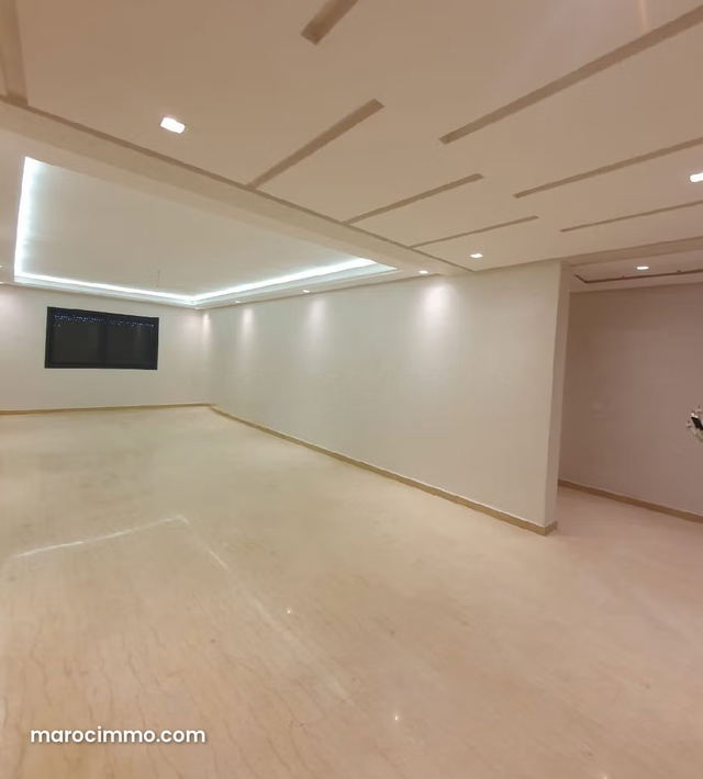 Appartement à Vendre de 111.0 m² à Casablanca, Zone Industrielle Ain Sebaa — Casablanca