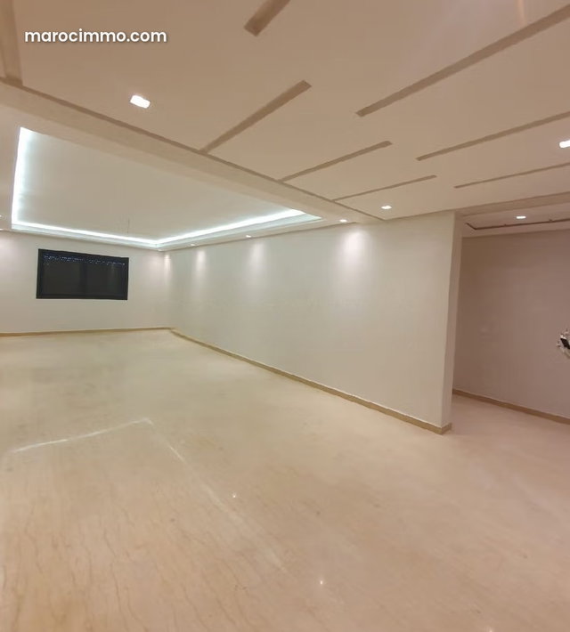 Appartement à Vendre de 123.0 m² à Casablanca, Zone Industrielle Ain Sebaa — 5