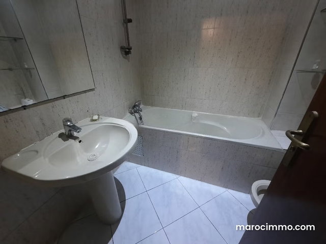 Superbe appartement à vendre 2Mars avec Terasse/cours 5 grandes pièces. Avec ascenseur et terrasse — 3