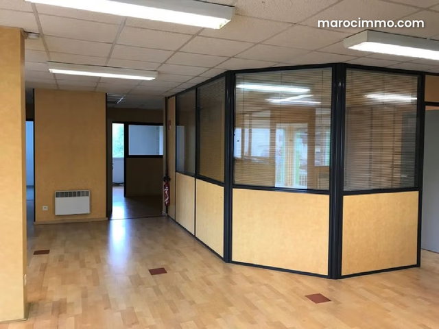 ENTREPOT DE STOCKAGE 5000 m² à l'air libre — 2