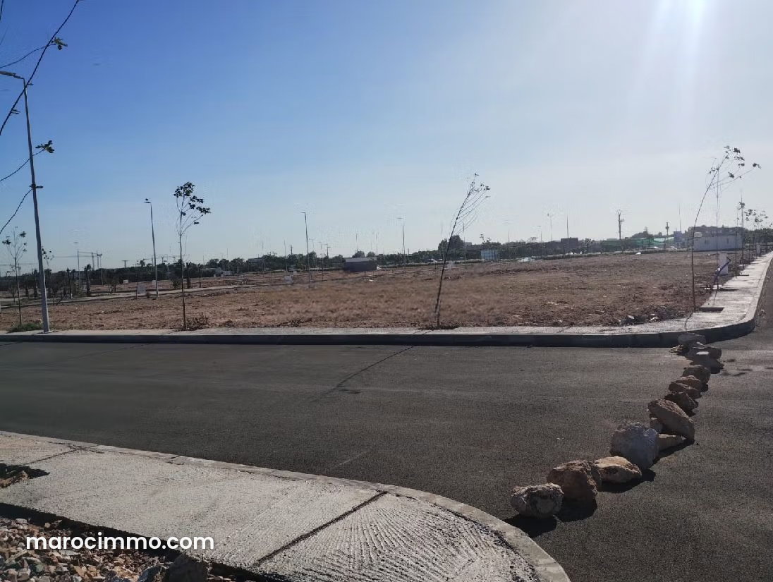 Terrain 472 m² à Dar Bouazza idéal villa avec jardin et piscine — Dar Bouazza