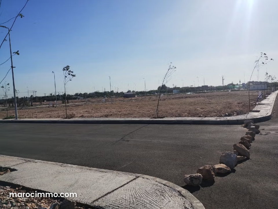 A villa zone land for sale 472m² TAMARIS
