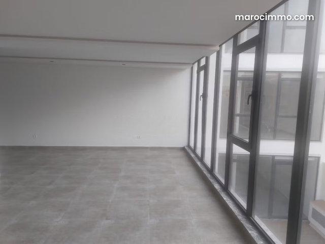 Bureau en plein bd elqoods neuf à louer 82m² — 3