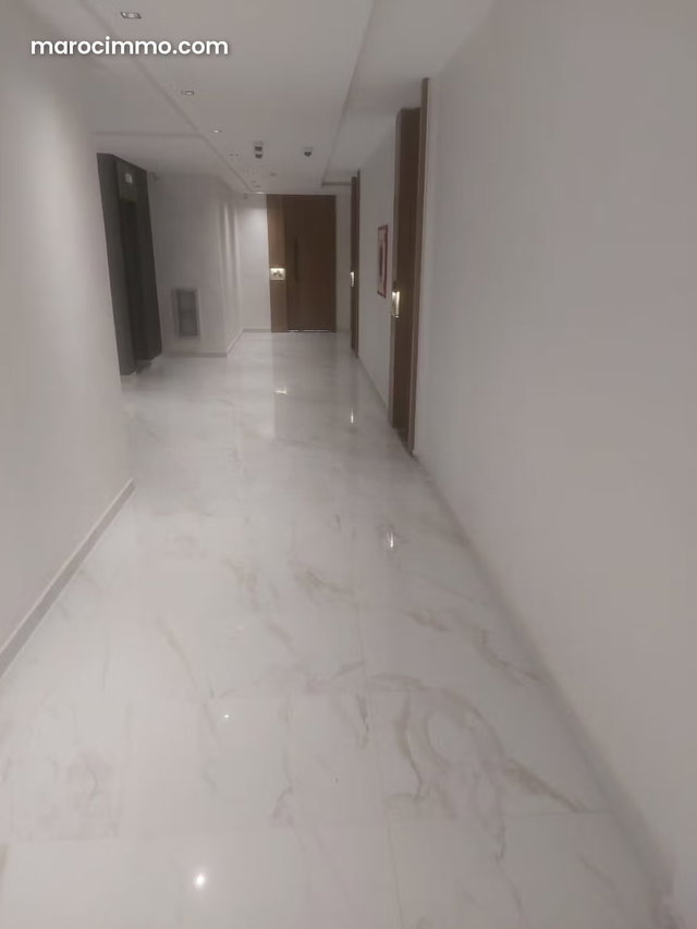 Bureau en plein bd elqoods neuf à louer 82m² — 2