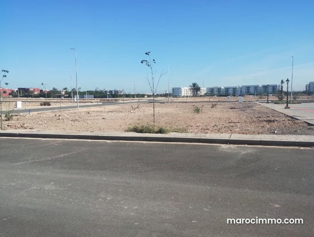Commercial Land 580 m2 in TAMARIS — 2