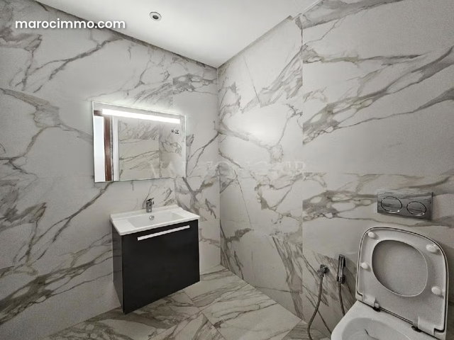 Location magnifique appartement spacieux avec terrasse meublé moderne, Casablanca Finance City — 5