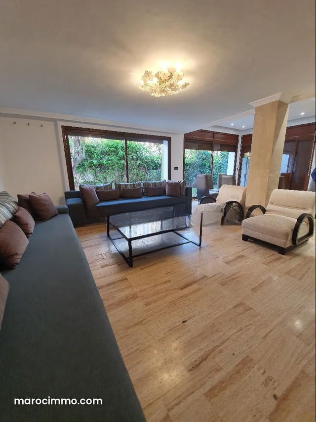 Magnifique villa d'angle à louer à Cil — الدار البيضاء