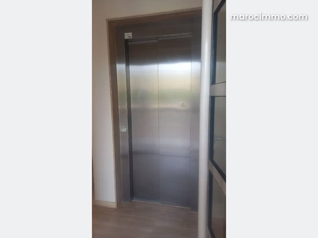 Appartement à Vendre de 210.0 m² à Tamaris, Dar Bouazza — 3