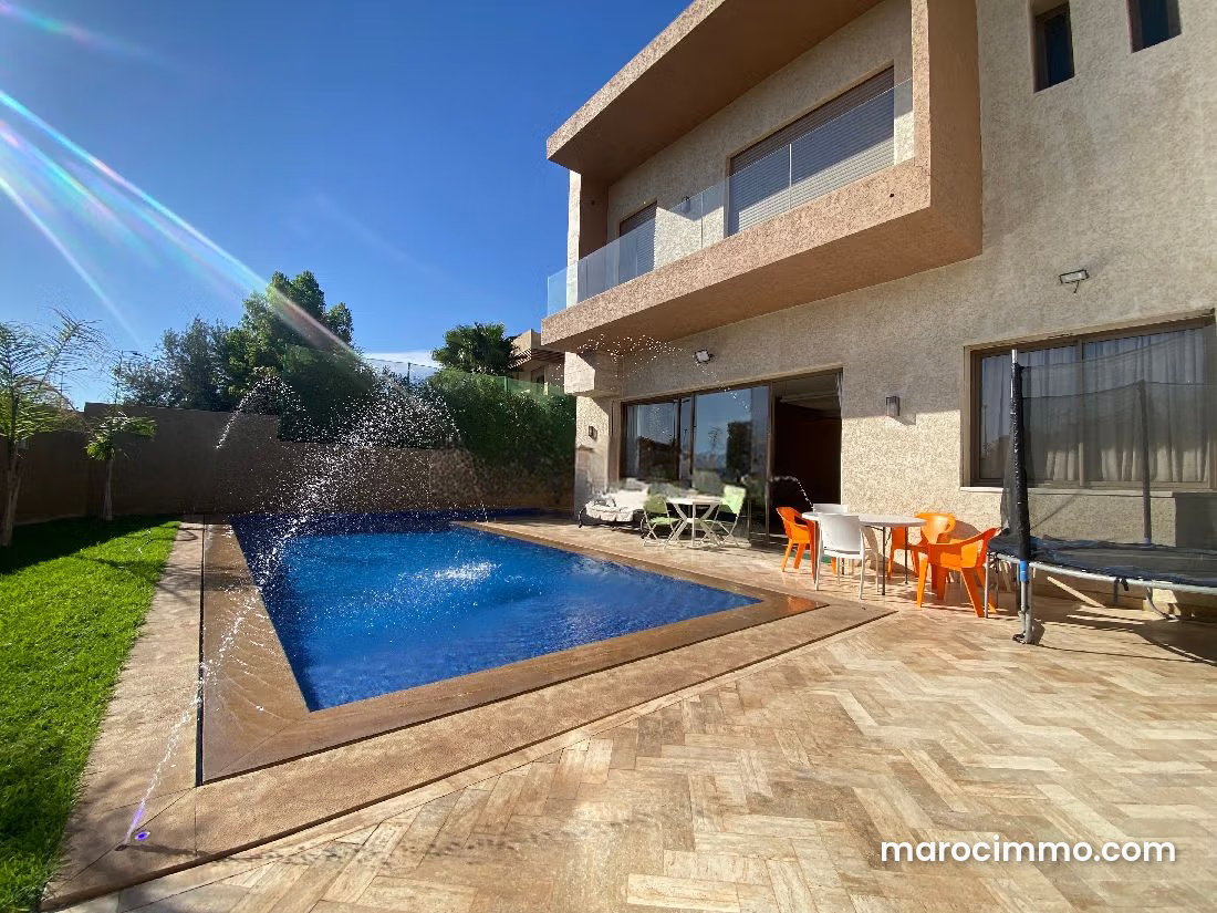 600 sqm Villa, 5 Bedrooms, Pool and Atlas Mountain Views, Marrakech — Marrakesh