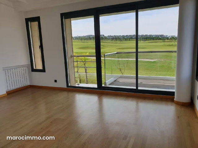 Trés belle villa vue sur golf pour location vide — 3