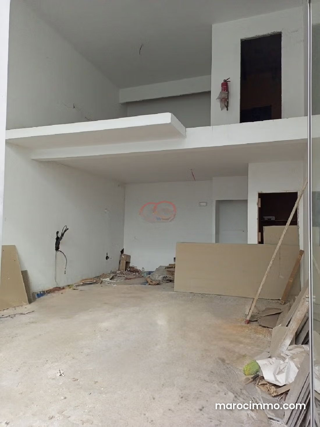 Local commercial 77 m² avec mezzanine, Beauséjour, Casablanca — Casablanca