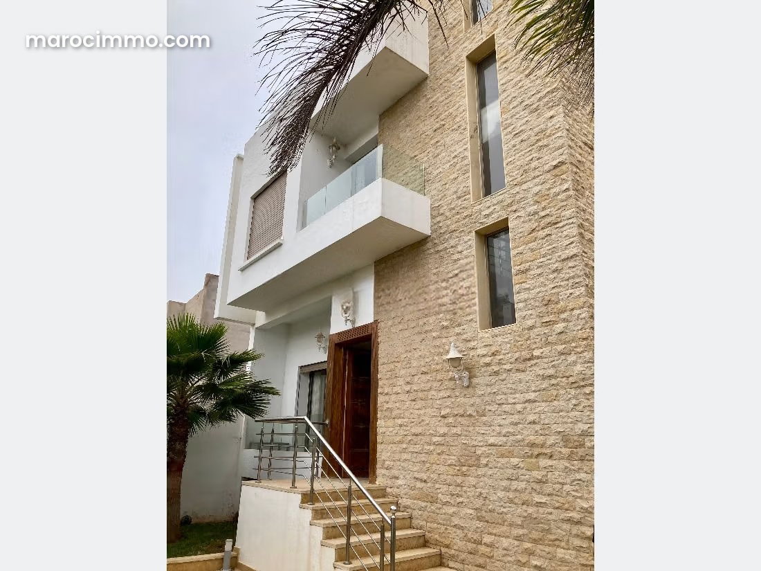 Furnished 261 sqm villa with 3 bedrooms and air conditioning in Nouaceur — Nouaceur
