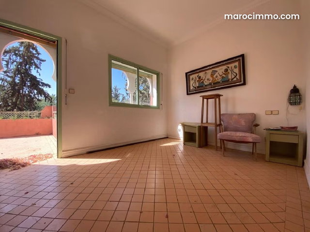 Villa à Rénover à Vendre – Palmeraie Marrakech, Terrain 2000 m², Piscine et Charme Authentique — 2