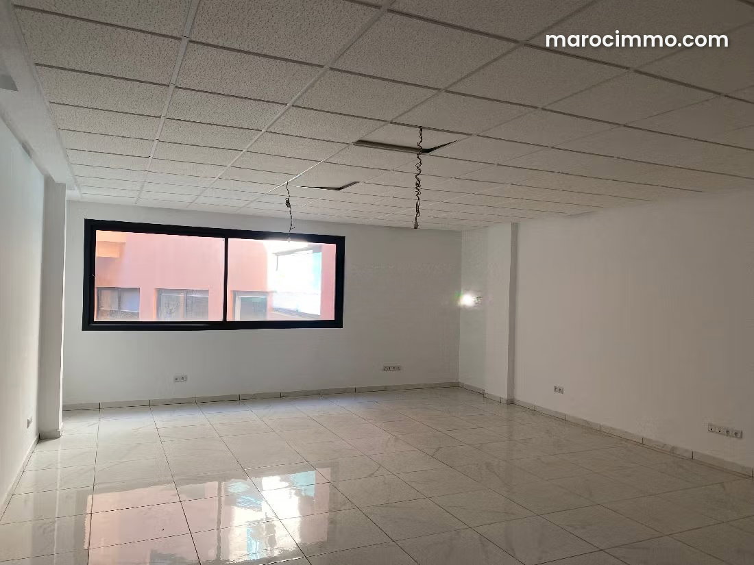 Local commercial 62 m² avec ascenseur à Issil Marrakech — Marrakech