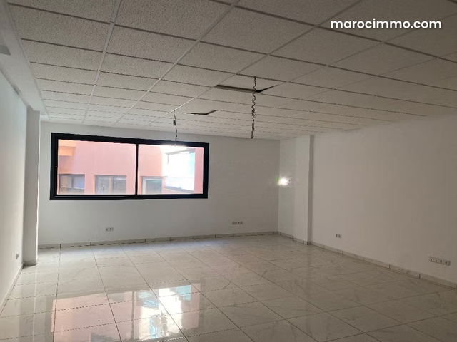 Local commercial à louer à Route Casablanca. Superficie 56 m². Conciergerie à disposition — Marrakech