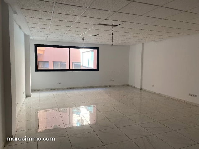 Local commercial à louer à Route Casablanca. Superficie 56 m². Conciergerie à disposition — 2
