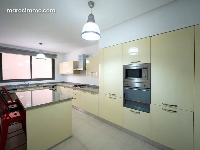 Appartement à Louer de 211.0 m² à Casablanca, Gauthier — 4