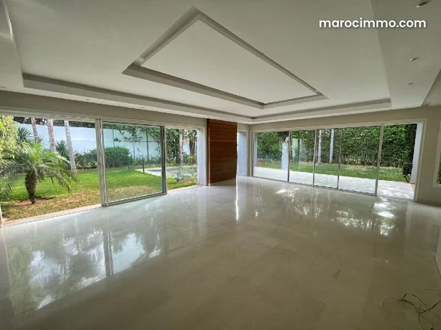 Villa en location à Souissi — 2