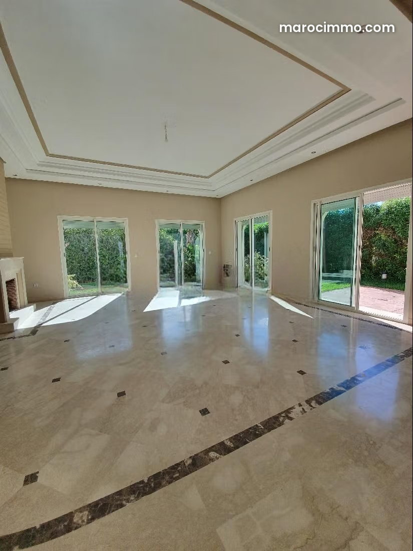 500 sqm Villa with Swimming Pool for Rent, Aïn Diab, Casablanca — Casablanca