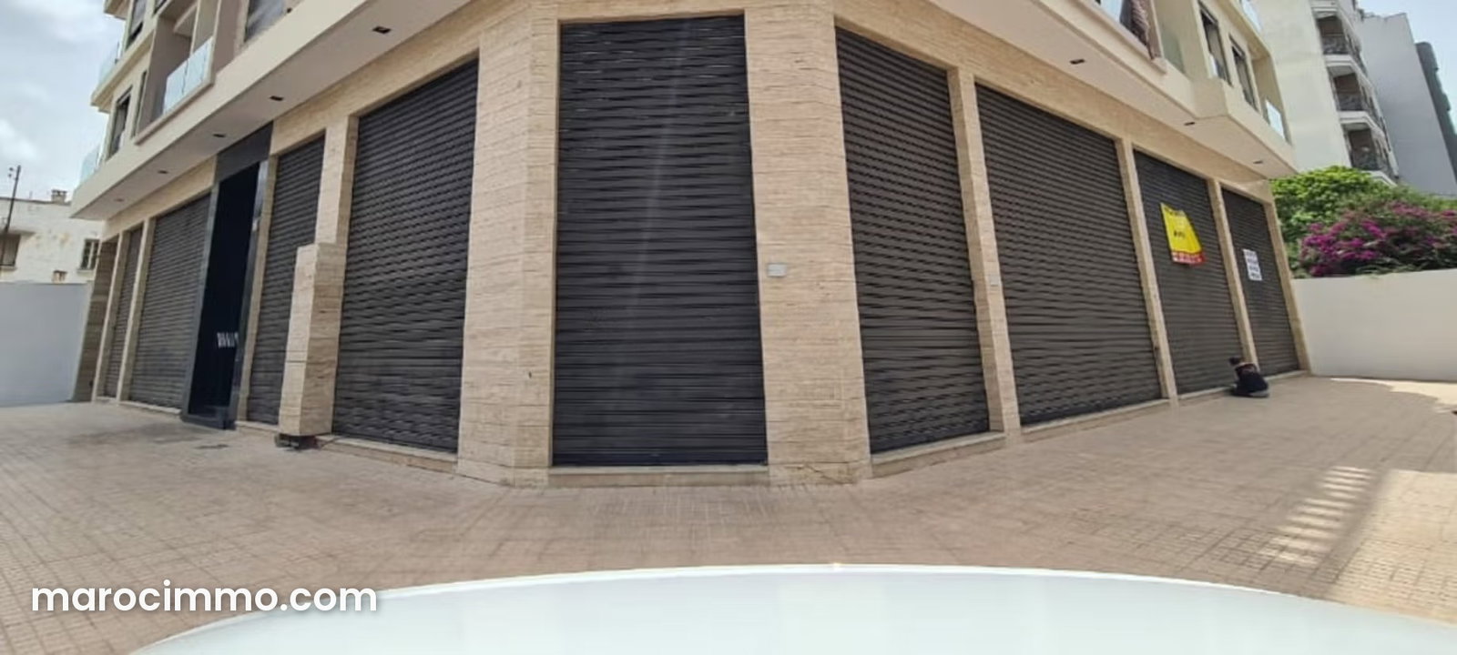 محل تجاري مشرق للإيجار بحي بالميير في الدار البيضاء — الدار البيضاء