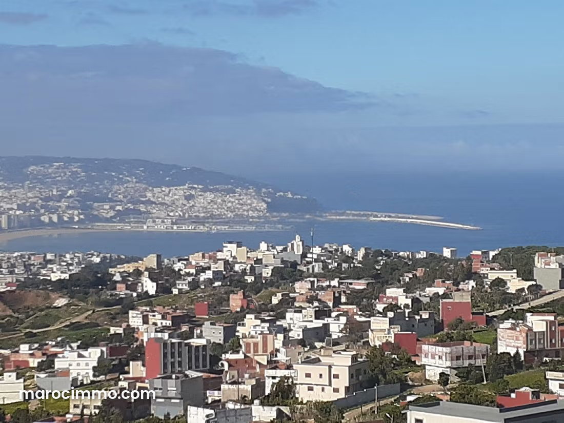 أرض بإطلالة بحرية خلابة في طنجة باليا — طنجة