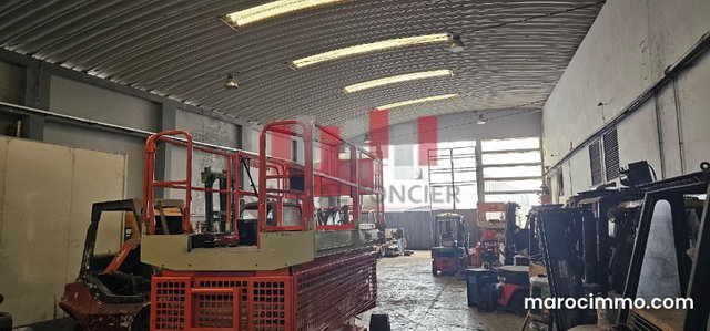 Hangar industriel de 1200 m de surface idéal pour production ou stockage a ain sebaa Coté Mc do bld mly ismail a la location — 2