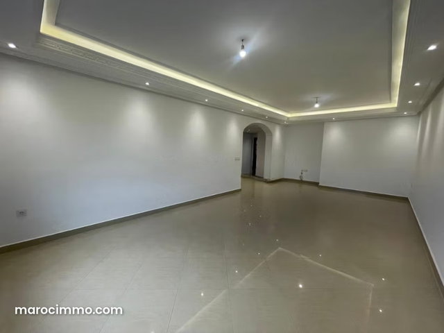 Appartement rénové de 170m² à Iberia en location — 2